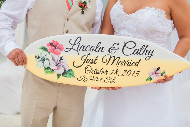 Beach Wedding Decor, Wedding surfboard Sign Hibiscus, Just Married Sign for couple. Gift Idea, Surfboard Wood Sign.